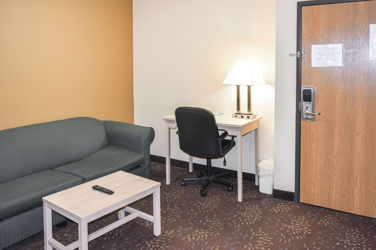 Quality Inn & Suites Brooks Louisville South Dış mekan fotoğraf